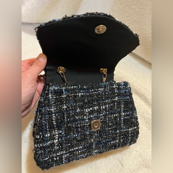 Structured Tweed Handbag with Cicular Handle - Picture 7 of 11